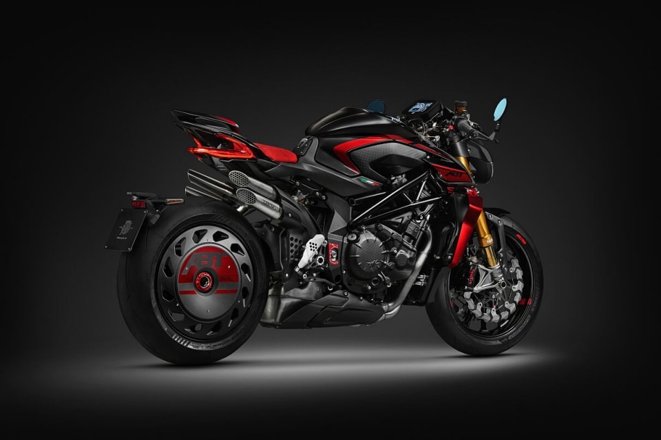 Design italiano, tuning tedesco: ecco la MV Agusta Brutale 1000 ABT